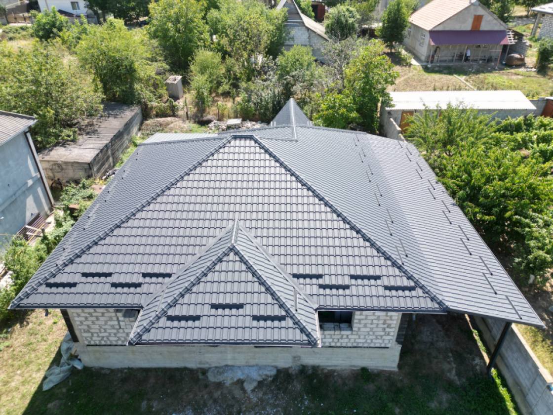 Acoperiș metalic pentru casă