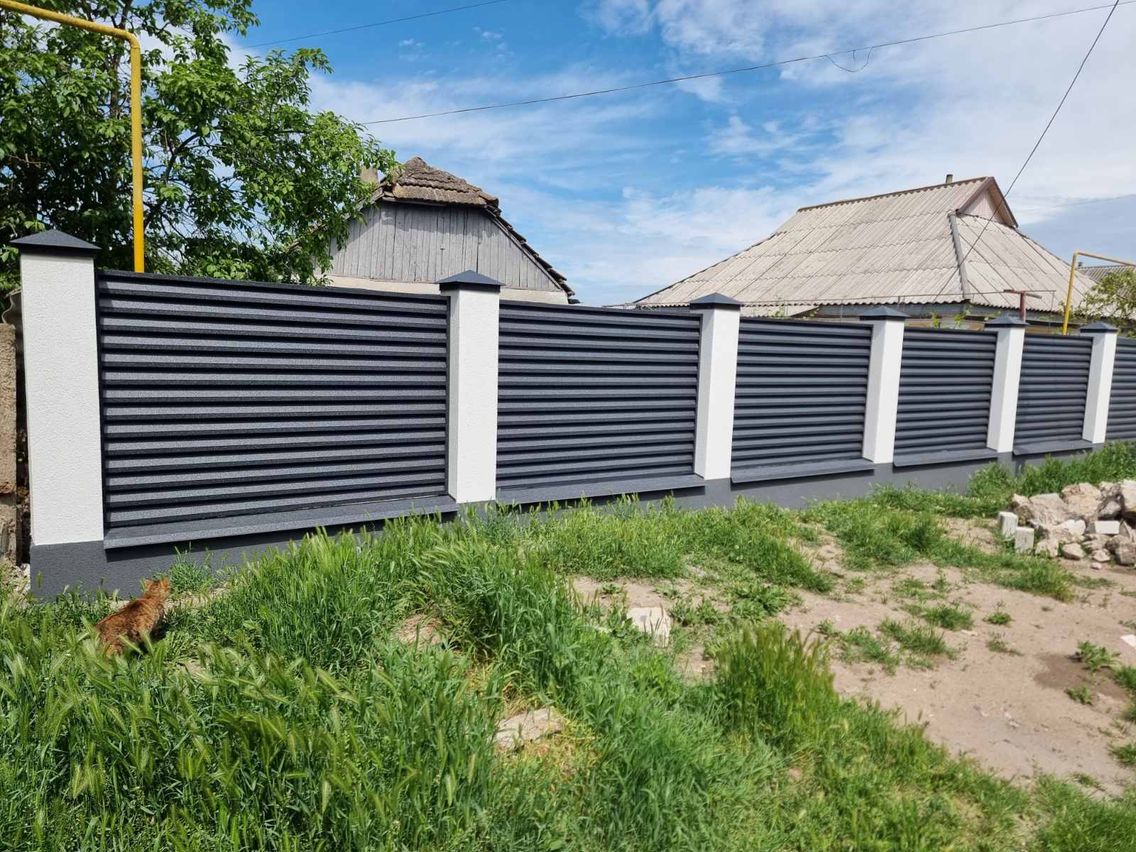 Gard metalic modern pentru casă