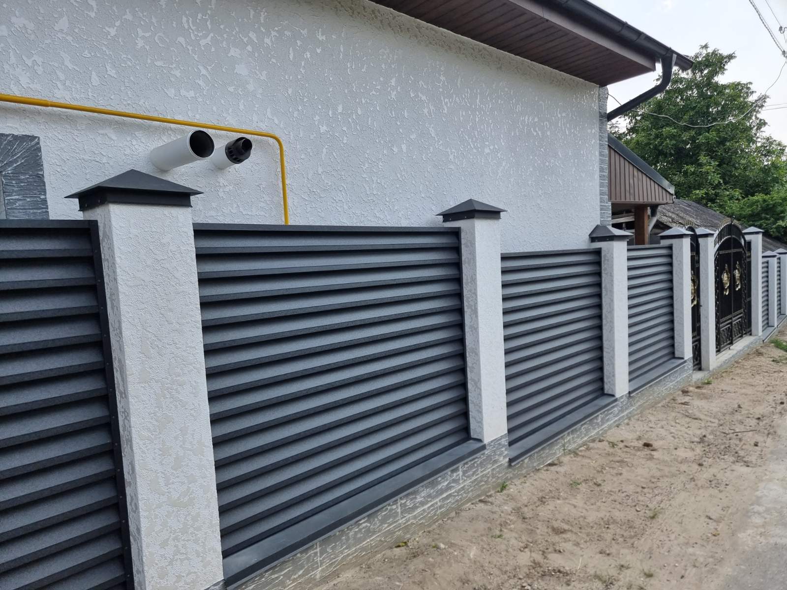 Gard jaluzele – Nisporeni