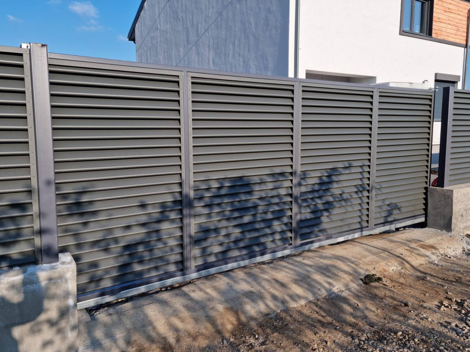 Poartă culisantă – Chișinău