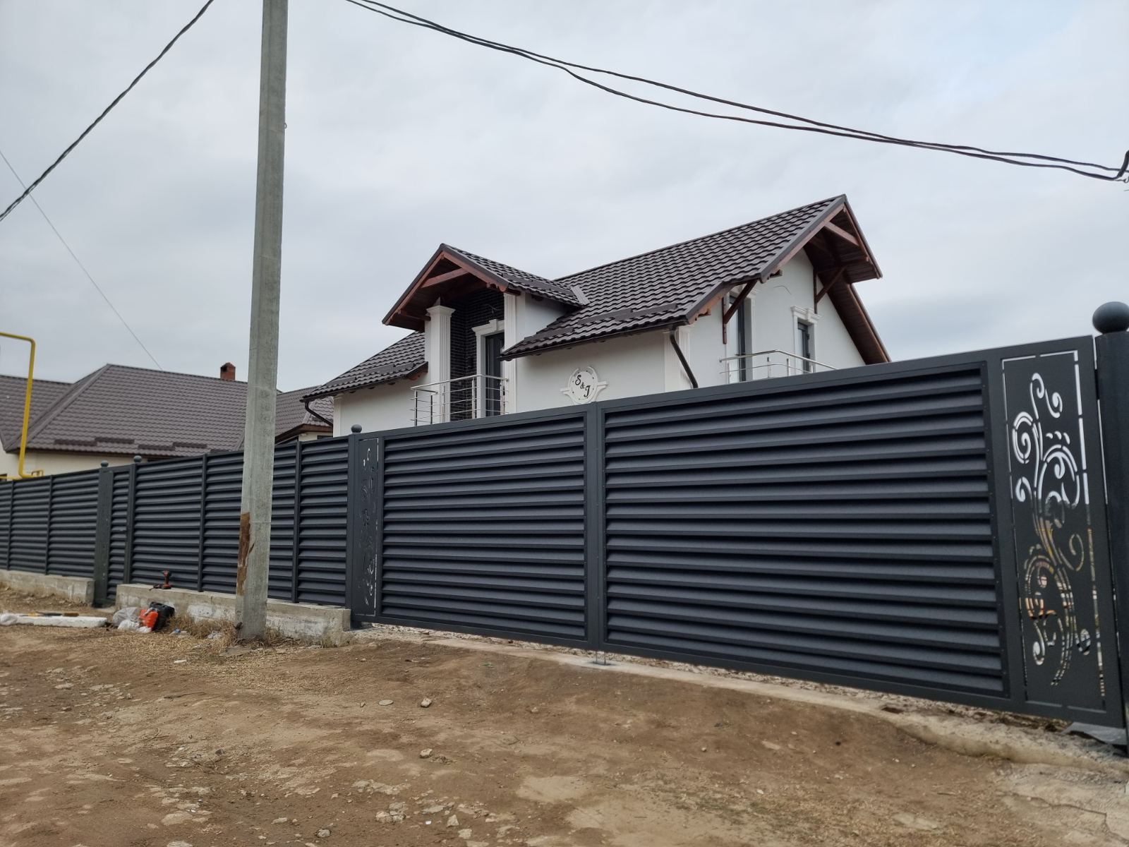 Poartă personalizată – Moldova