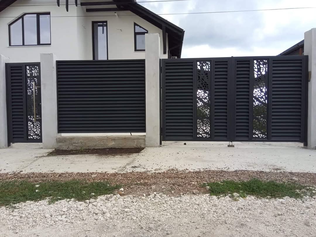 Poartă personalizată – Moldova