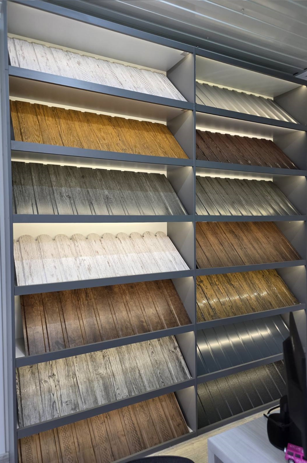 Tablă cutată H10 pentru acoperișuri ușoare