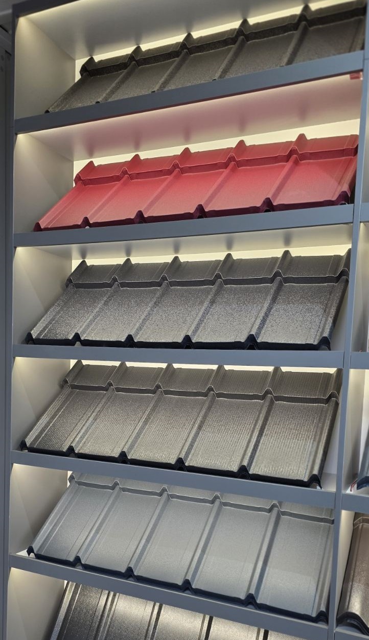 Țiglă metalică Moderna pentru case cu acoperiș metalic