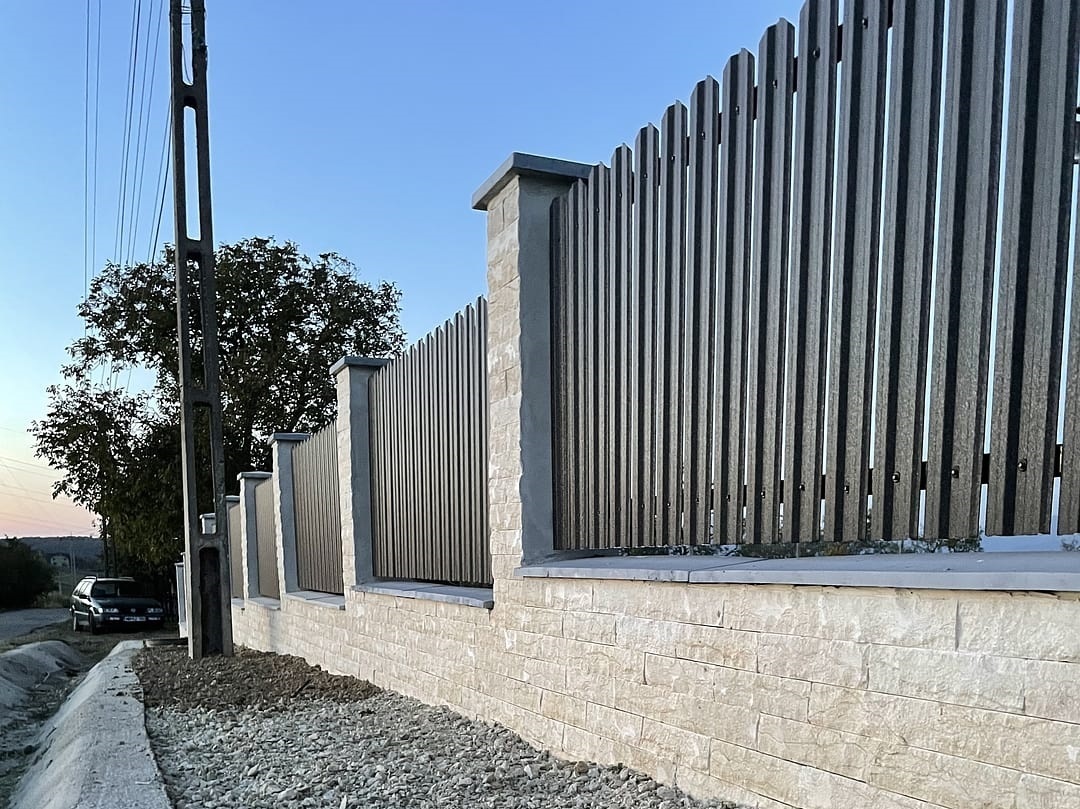 Stachetă metalică pentru gard